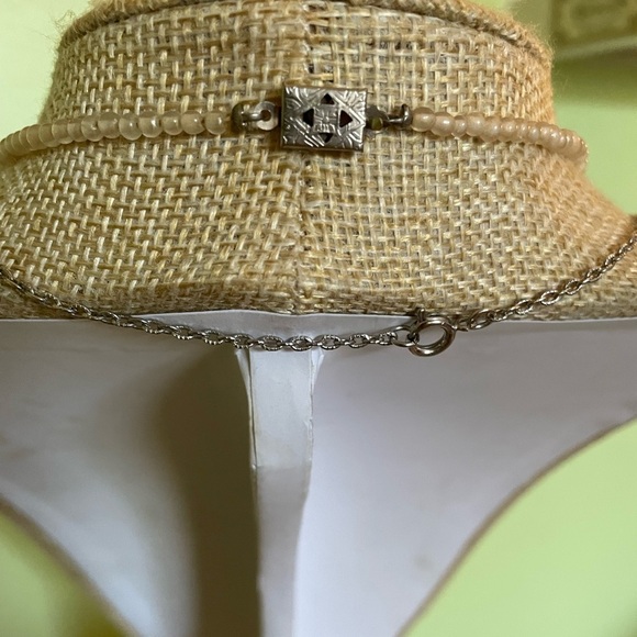 2 Elegant Gold and Red Leaf Pendant Necklaces - Picture 8 of 8